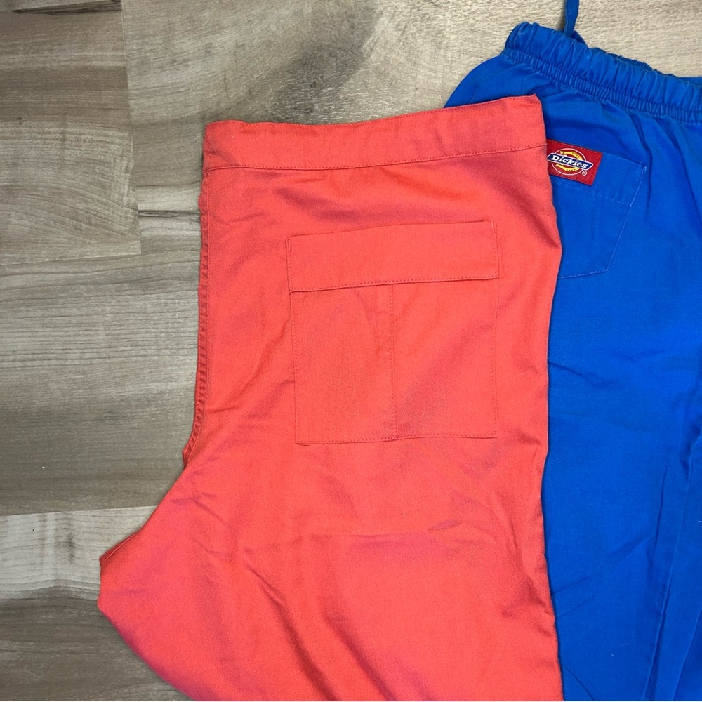 Lot of 3 size small scrub pants. - Picture 2 of 5